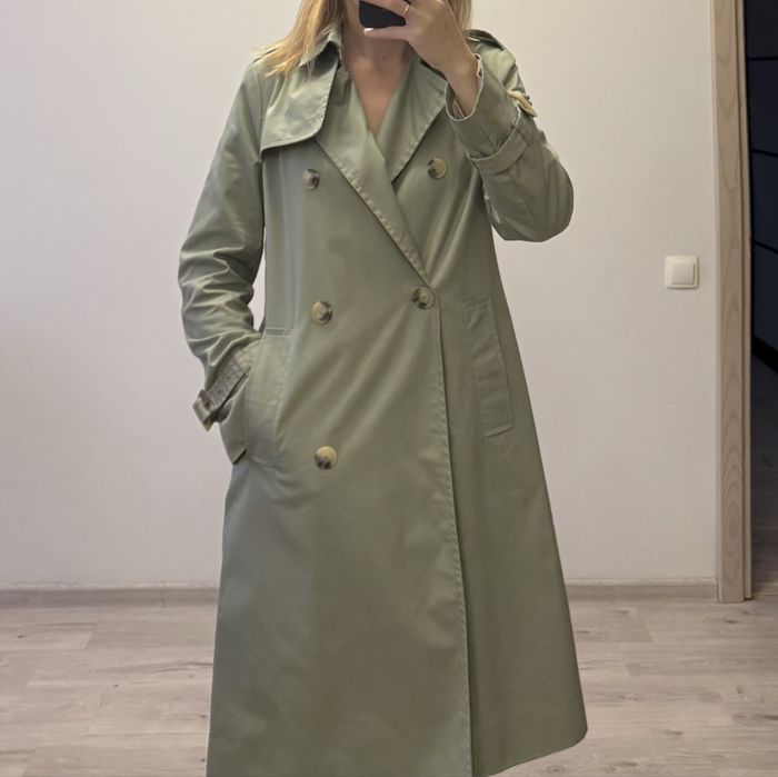 Базовий жіночий тренч