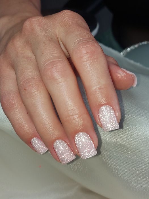 Маникюр и педикюр