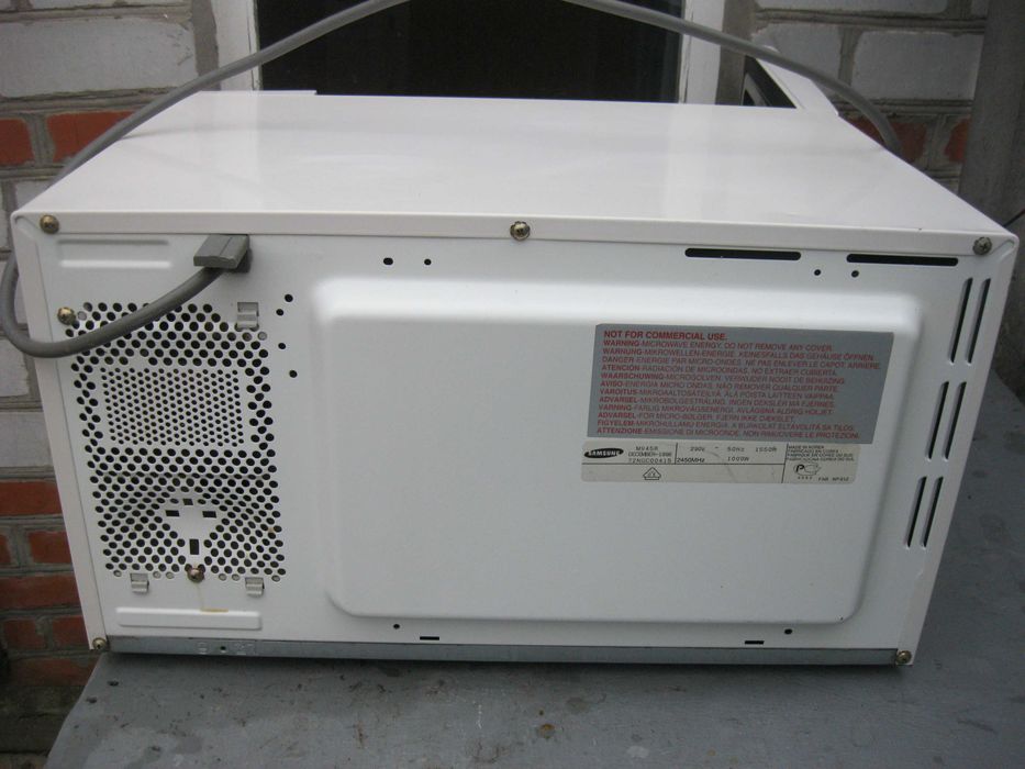 Продам большую микроволновку Samsung