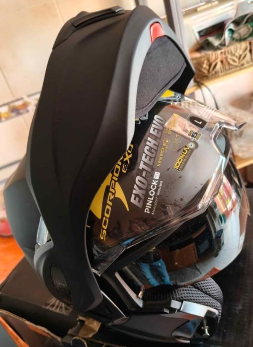 Capacete de Moto -Scorpion Exo
(Novo ) Em caixa.