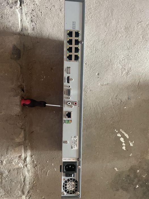 8 канальный регистратор Neostar с диском монитором и камерой