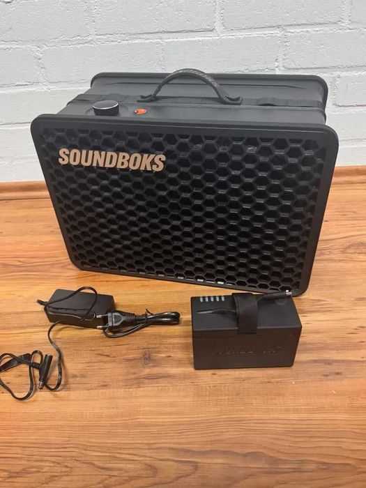 SOUNDBOKS Go (jak nowy) z baterią i kablem ładującym
