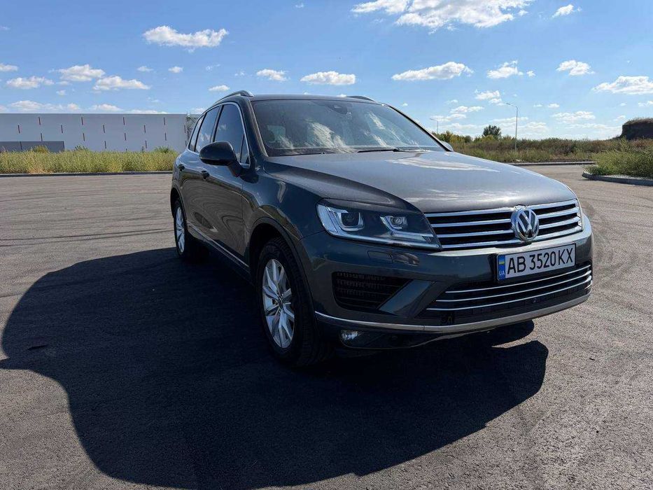 Продам Volkswagen Touareg 2015 року. V6 3.0 TDI, 193 кВт / 262 к.с.,  автомат, повний привід та пневмопідвіска.