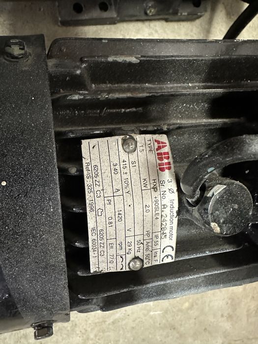 motor elétrico trifásico com Rolamento  2.0cv
