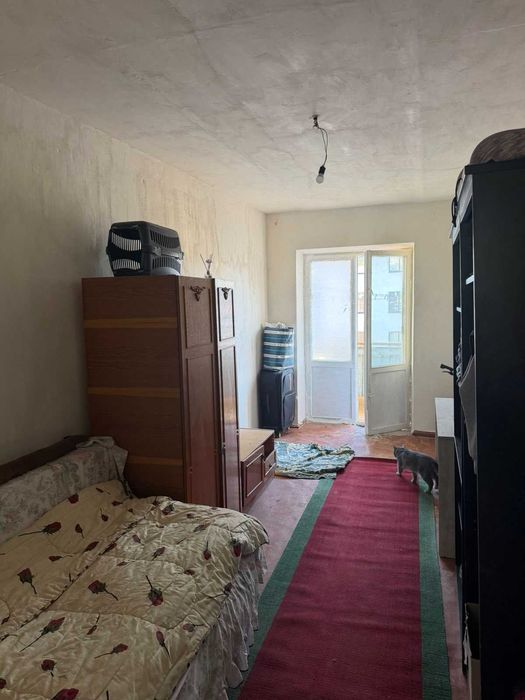 ТЕРМІНОВО ПРОДАМО 1к Квартира  Виставка, Зарічанська , 45м2 2кім -переплановано в однокімнатну і кухня-студія, поверх 5 , цегляний будинок