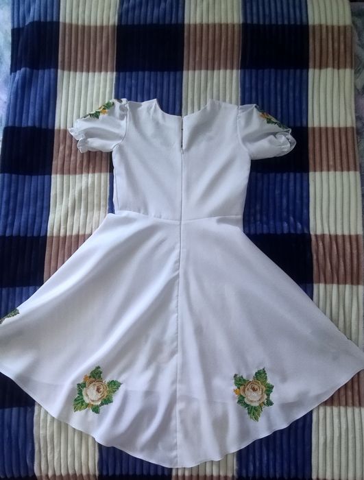 Вишите плаття для дівчинки 9-12 років