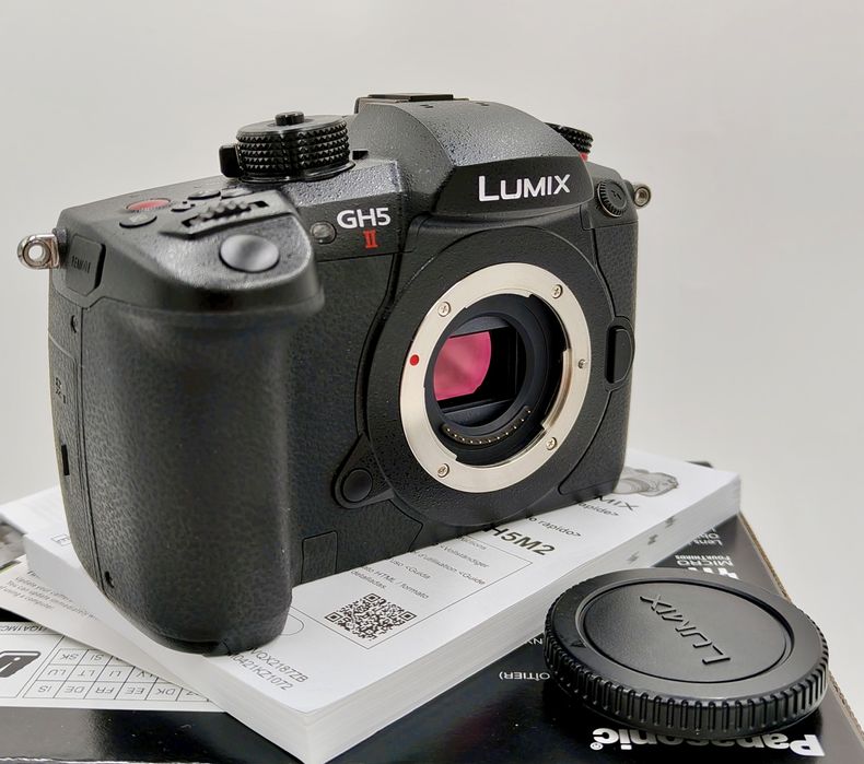 Panasonic Lumix GH5 Mark II z gwarancją i klatką Smallrig
