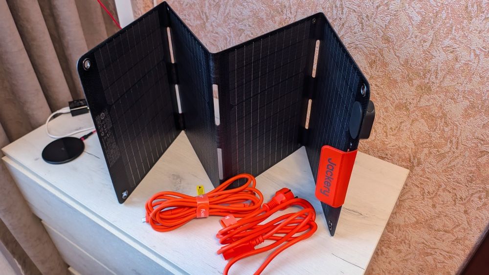 Jackery Explorer 300PLS + сонячна панель