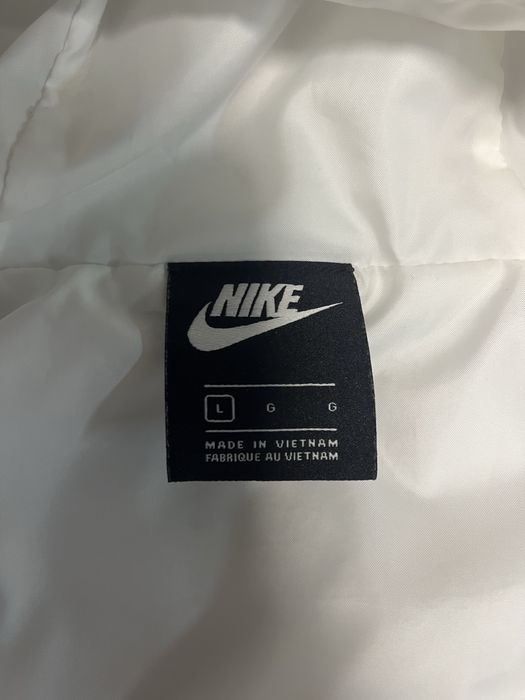 Куртка жіноча Nike