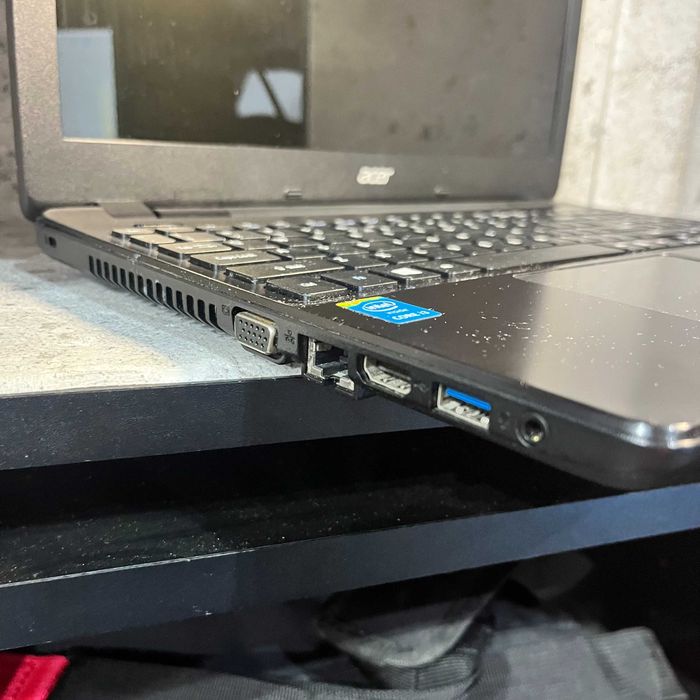 Laptop Acer Aspire E15 | E5-571-39EG | Core i3 | 500GB HDD | Używany