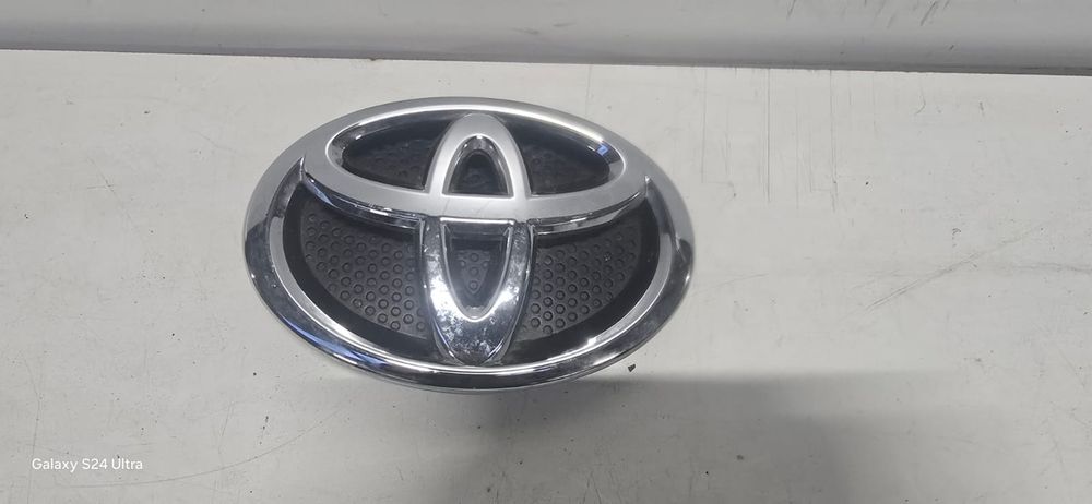 Emblemat Toyota RAV4 logo znaczek