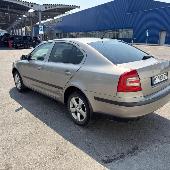 Школа Октавія 2,0 бензин 2008 року