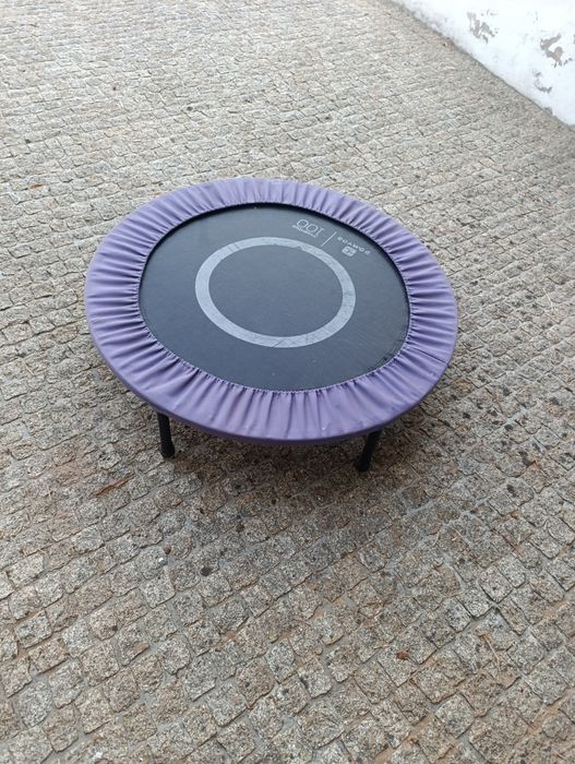 Mini trampolim para criança