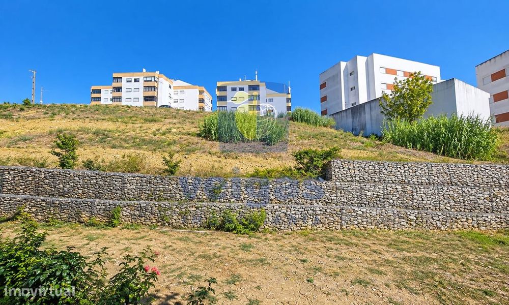 T2 totalmente renovado em Alhandra — conforto, modernidade e tranquili