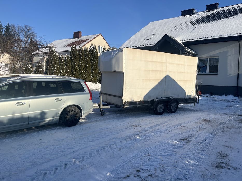 Przyczepa samochodowa towarowa 1300DMC z plandeką  zarejestrowana