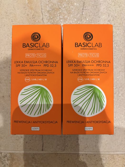 ZESTAW 2 kremów BasicLab lekka emulsja ochronna SPF 50+