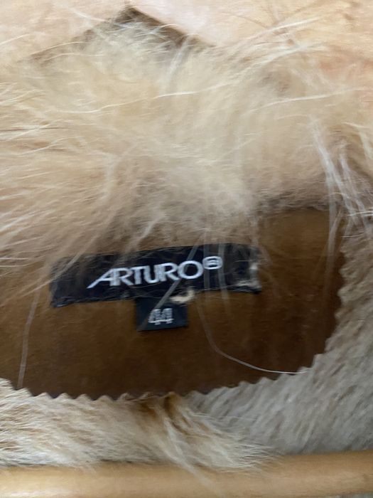 Casaco pele genuíno. Pelo verdadeiro. Como novo