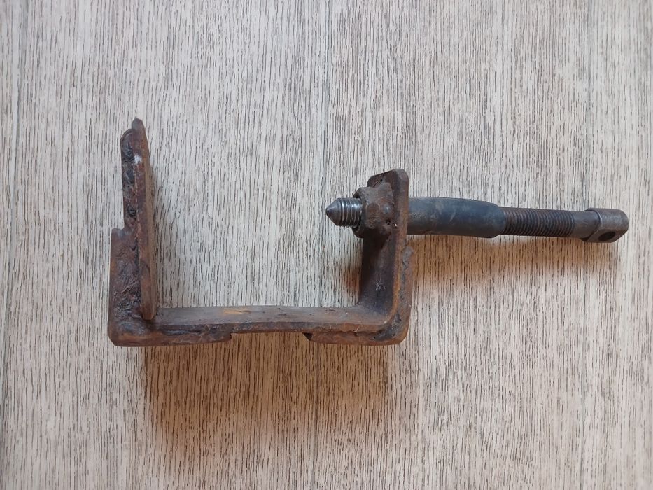 Струбцина. Зажим металевий