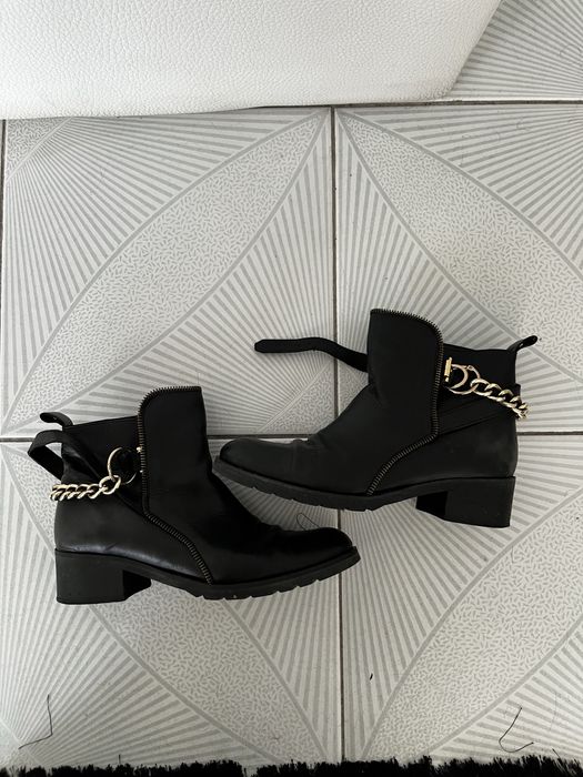 Botas pretas em excelente estado