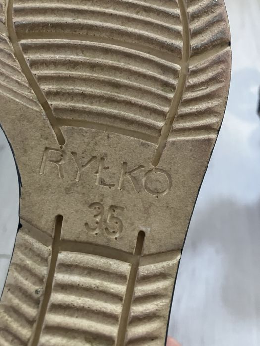 Sandały damskie Ryłko r. 35