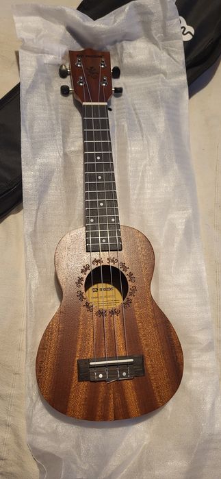 Ukulele nowe Mozos