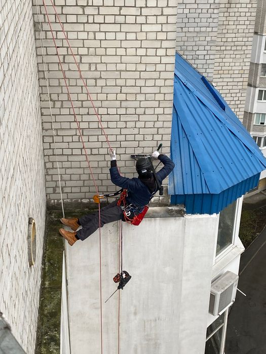 Висотні роботи, ремонт фасадів, швів, козирків, балкона, утеплення