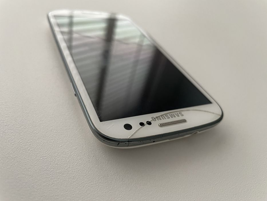 Samsung Galaxy S3 i9300 Biały - używany, sprawny, ślady używania.