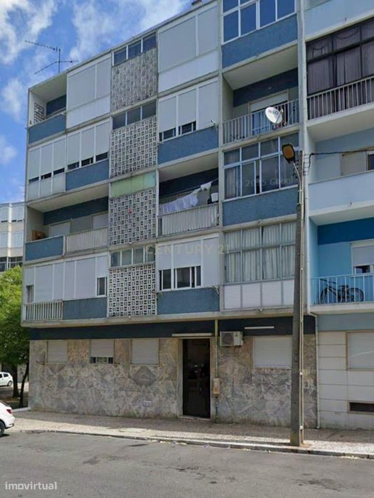 Apartamento T1 - com arrendamento a decorrer