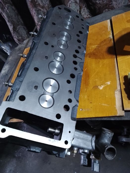 Опель омега А 2.3 дизель. Головка блока цилиндров.