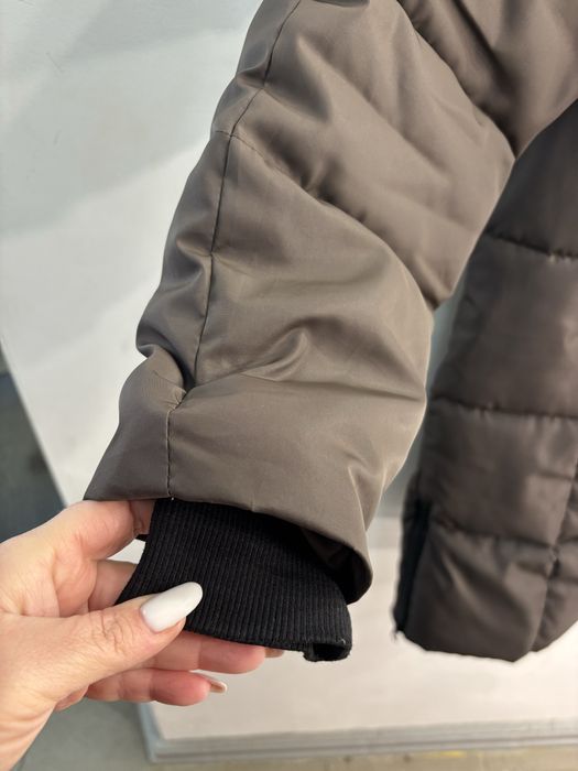 Довга куртка в кольорі гіркий шоколад