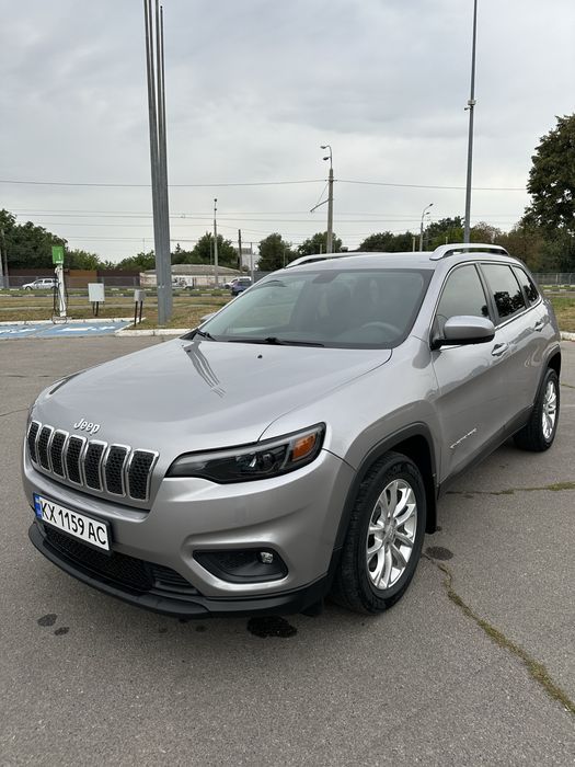 Автомобіль Jeep Cherokee