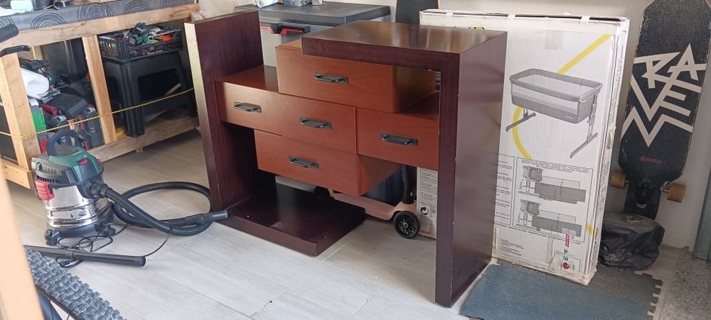Entry Console with Mirror