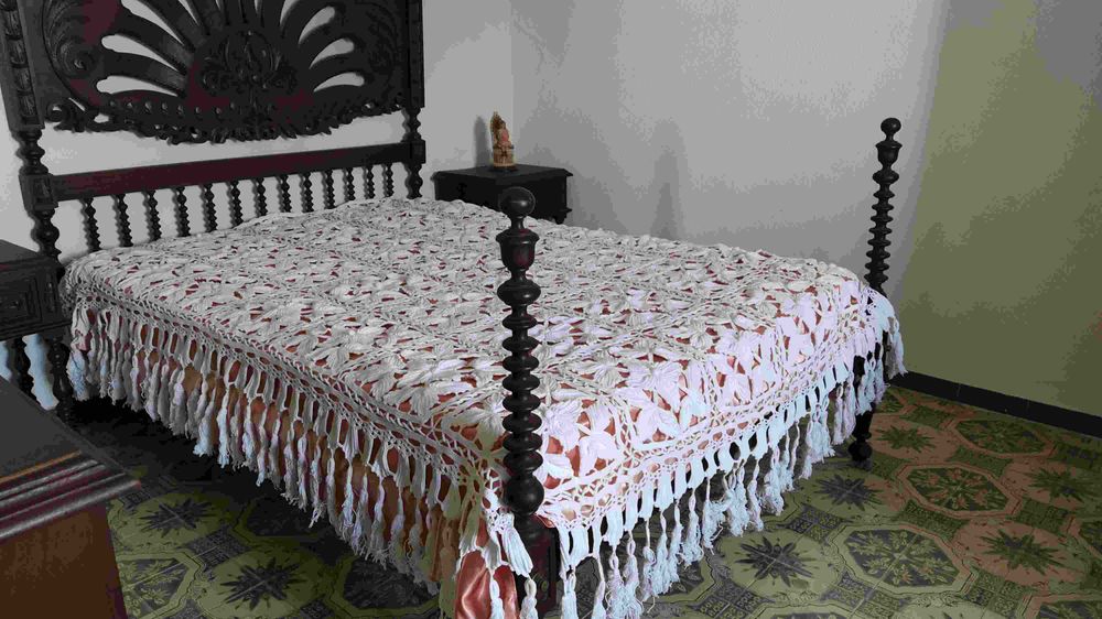 Vintage handmade crochet bedspread (Colcha croché/renda feita à mão)