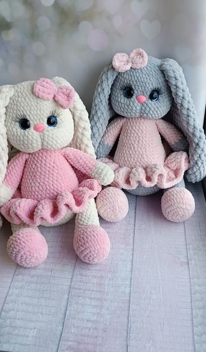В'язаний зайчик. Зайчик амігурумі. Плюшевий зайчик