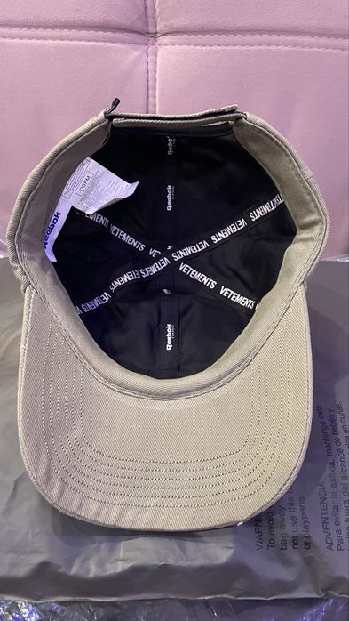 Кепка Vetements x Reebok