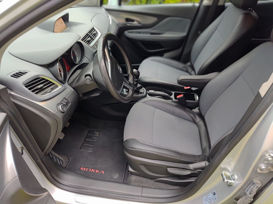 Opel Mokka 4x4 ksiażka serwisowa