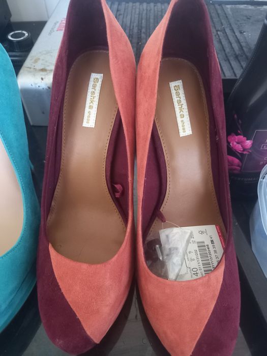 Vende-se sapatos
