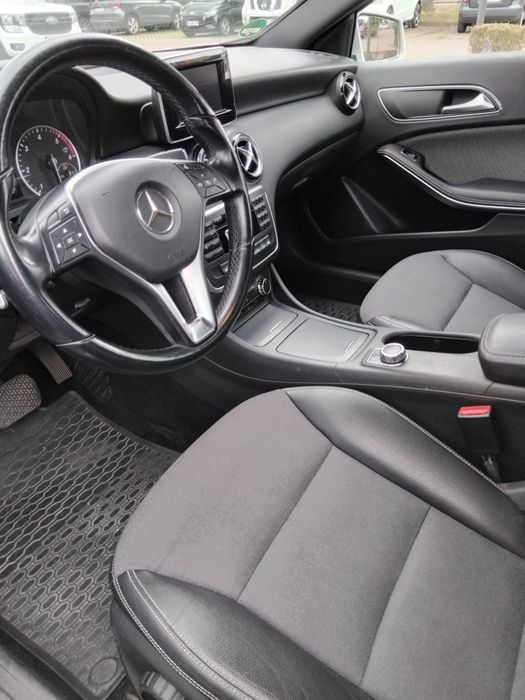 Mercedes A180 D 9000 €