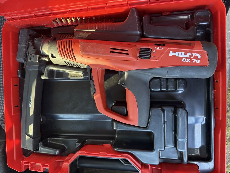 Osadzarka HILTI DX76
