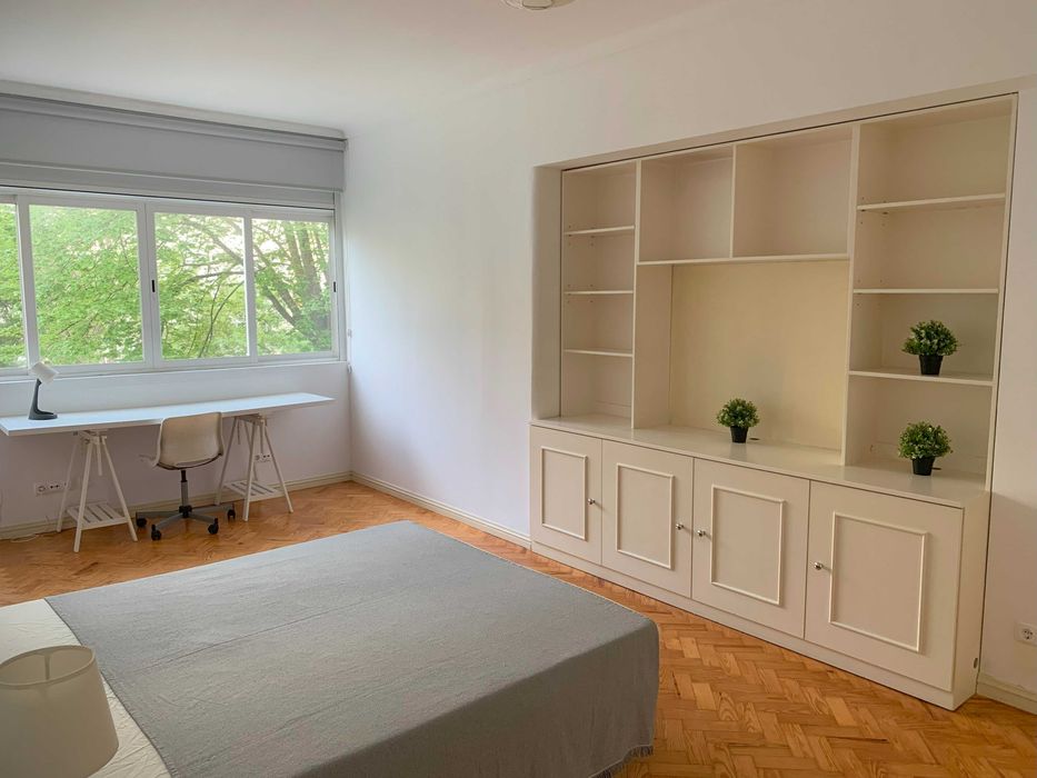 Quarto para arrendar em Alvalade
