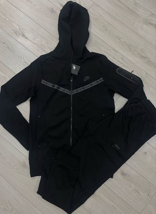Nowy komplet dresowy Nike tech fleece rozmiar L