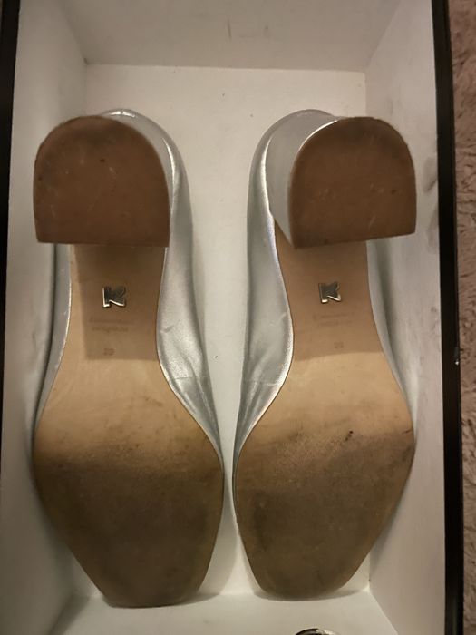 Buty damskie na obcasie r39