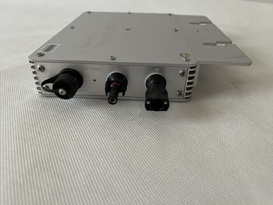 WVC-300 Moduł falownika mikrointera Microinverter
