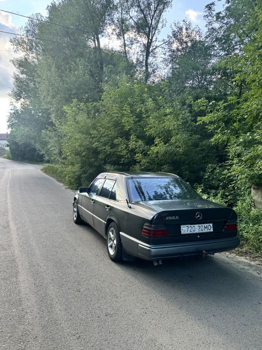 Mercedes-Benz 124
