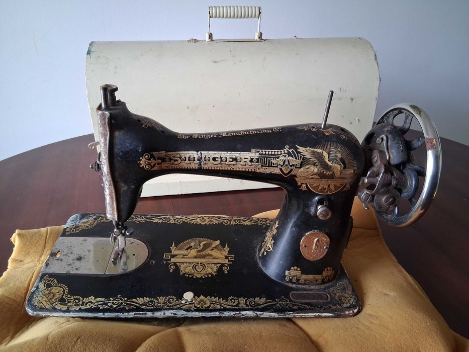 Máquina de coser Singer muito antiga