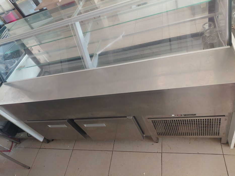 Balcao refrigerado 1.90 com vitrine fria indutel