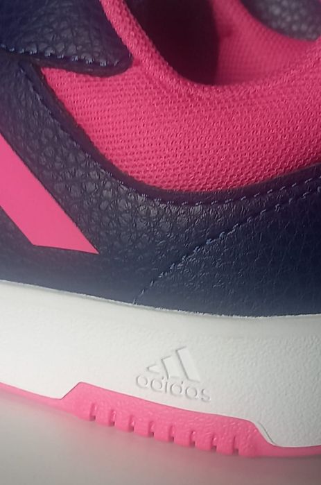 Sapatilhas Adidas Tamanho 33 Novas com etiqueta