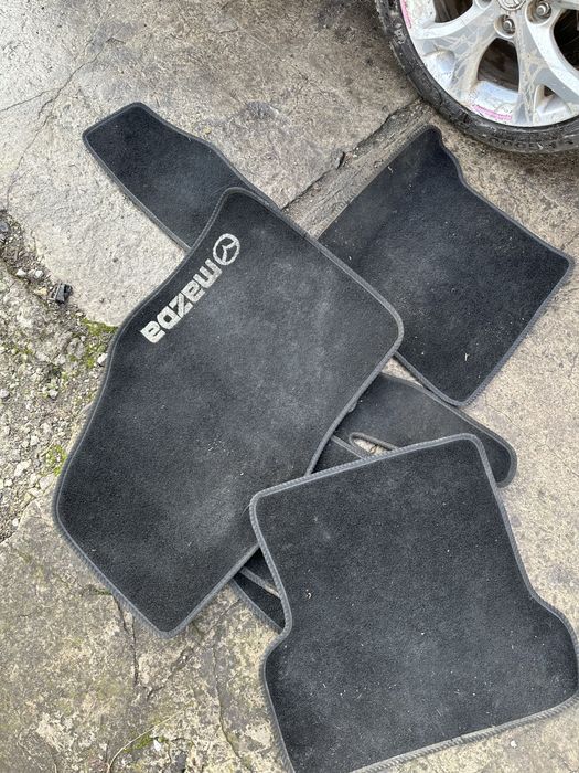 Продам оригинальные коврики с Мазда