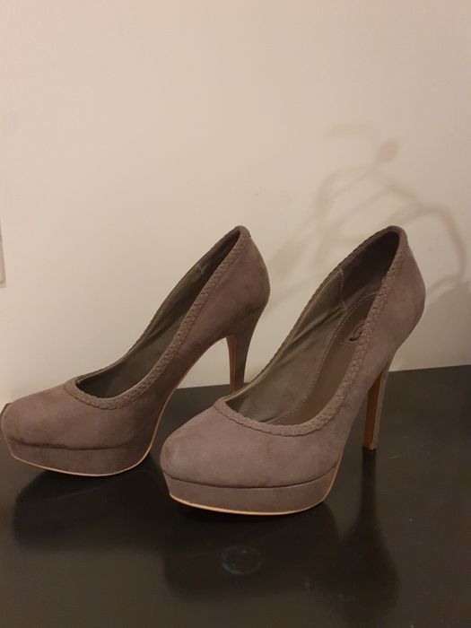 Sapatos altos Stradivarius