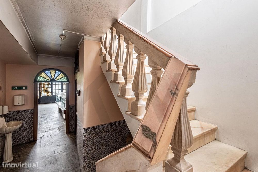 Espaço Comercial de Traça Única c/ Potencial para Loft – Centro de Alc